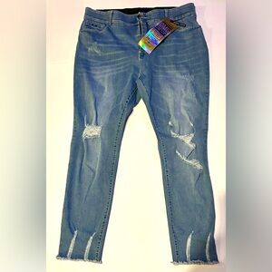 New Coco + Carmen Distressed Blue Jeans, size XL, (16-18)